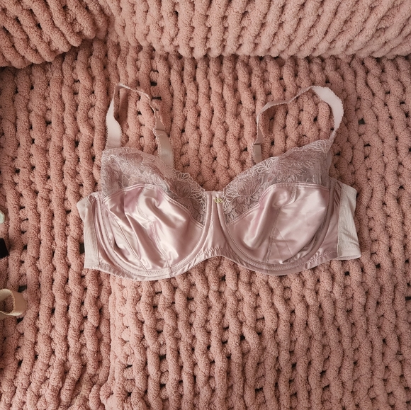 Elegant Lace Trimmed Bra Set - Black, Pink, Tan Bundle - Picture 5 of 8